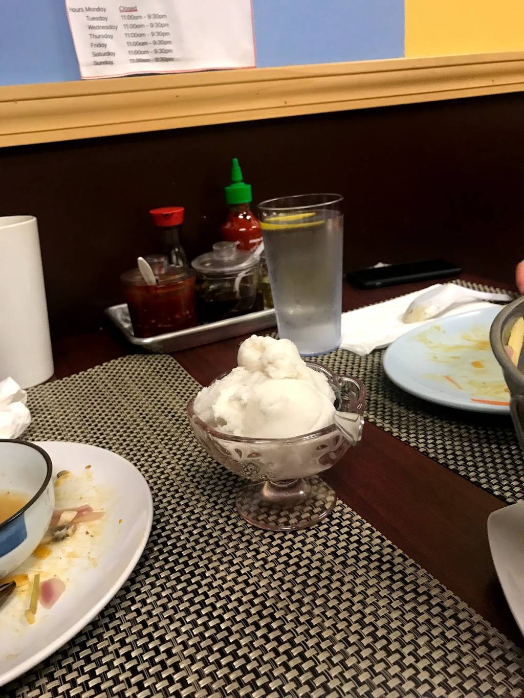 Khun Moo Thai Kitchen | restaurant | 3318, 8674 Lindley Ave, Northridge, CA 91325, USA | 8187093966 OR +1 818-709-3966