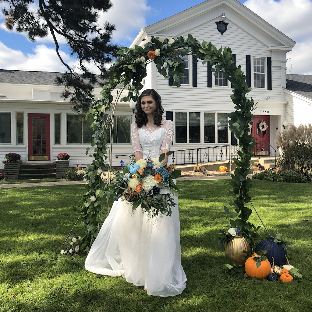 Beacon Club | restaurant | 5830 Portage Rd, Portage, MI 49002, USA | 2693439000 OR +1 269-343-9000