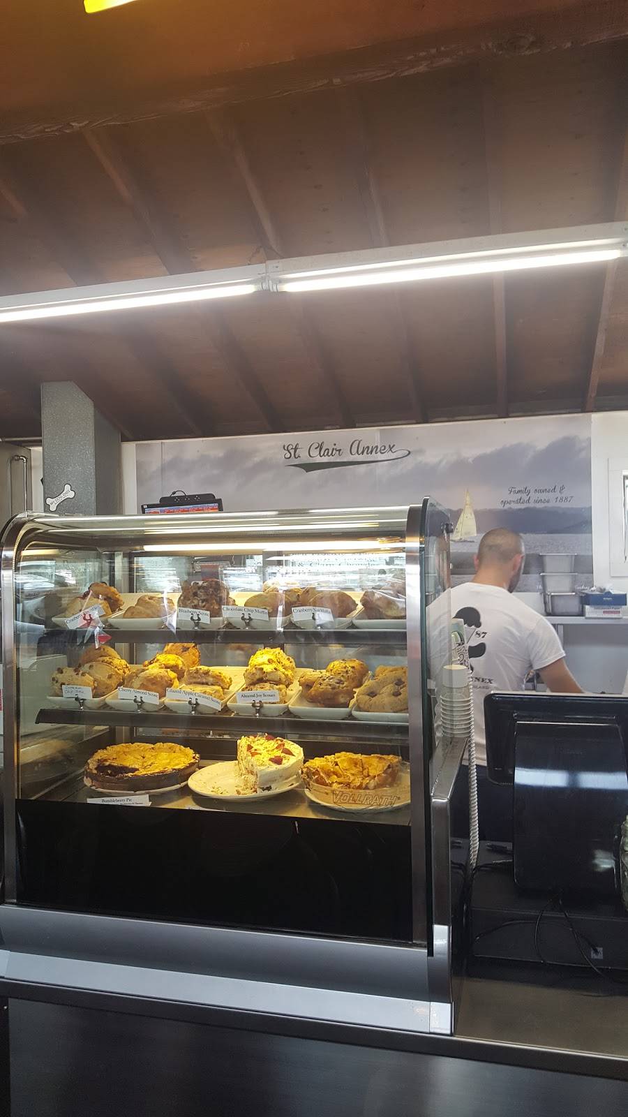 St Clair Annex Inc | restaurant | 141 Bay St, Westerly, RI 02891, USA | 4013488407 OR +1 401-348-8407