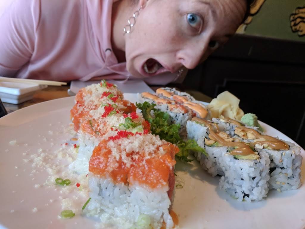 Midori Sushi | restaurant | 237 Raritan Ave, Highland Park, NJ 08904, USA | 7322464511 OR +1 732-246-4511