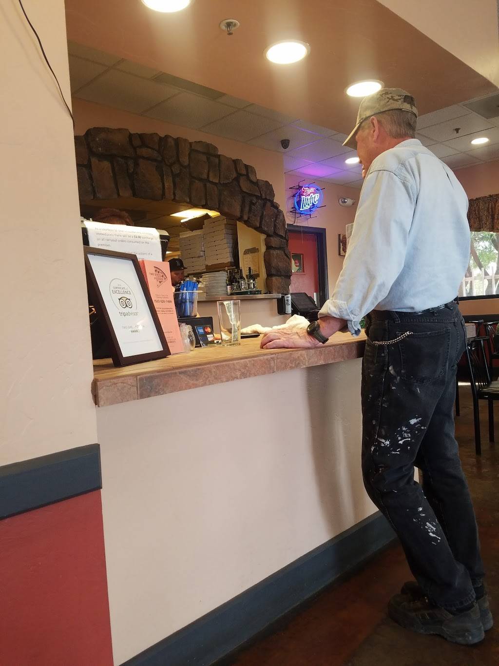 Two Girls Pizzeria | restaurant | 140 W Duval Mine Rd # 108, Green Valley, AZ 85614, USA | 5206257499 OR +1 520-625-7499