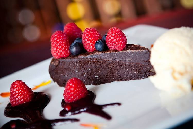 The Wine Pub | restaurant | 2907 Shelter Island Dr #108, San Diego, CA 92106, USA | 6197589325 OR +1 619-758-9325