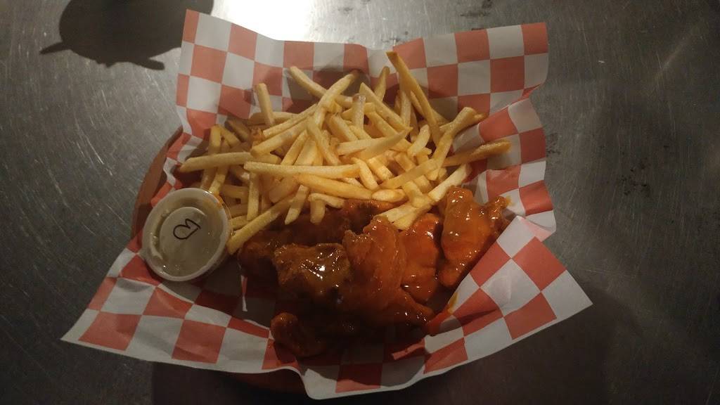 Town Crier | restaurant | 5 Maitland St, Fairhaven, MA 02719, United States | 5089928687 OR +1 508-992-8687