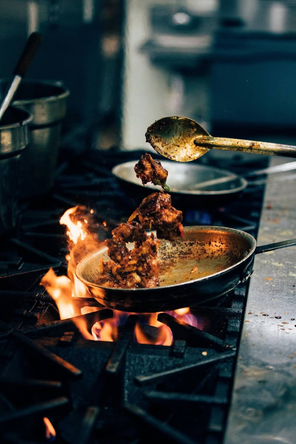 Midnight Temple | restaurant | 2466 Riopelle St, Detroit, MI 48207, USA | 7345585649 OR +1 734-558-5649