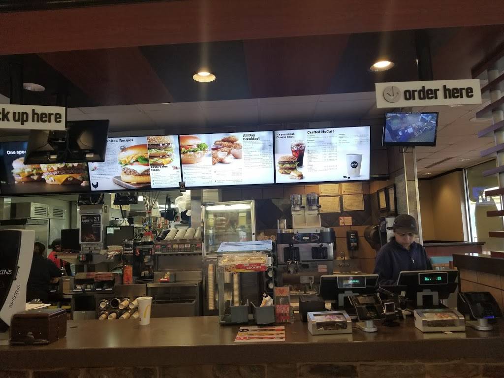 McDonalds | restaurant | 3205 S Garland Ave, Garland, TX 75041, USA | 9722718016 OR +1 972-271-8016