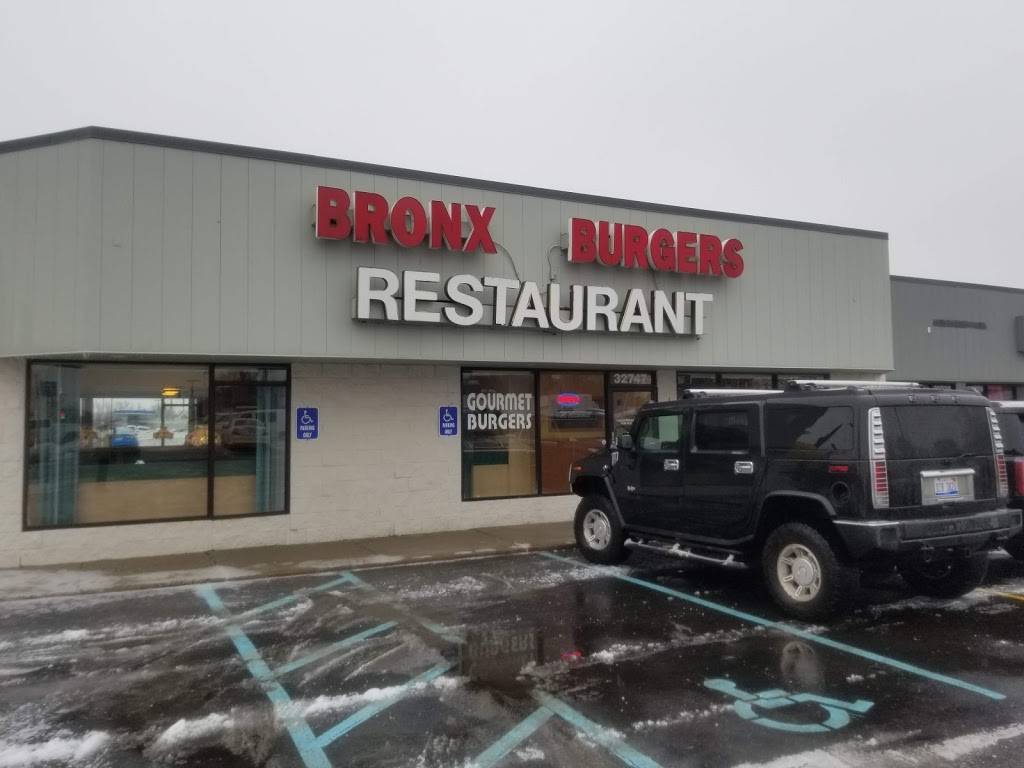 Bronx Burgers | restaurant | 32747 Mound Rd, Warren, MI 48092, USA | 5869397800 OR +1 586-939-7800