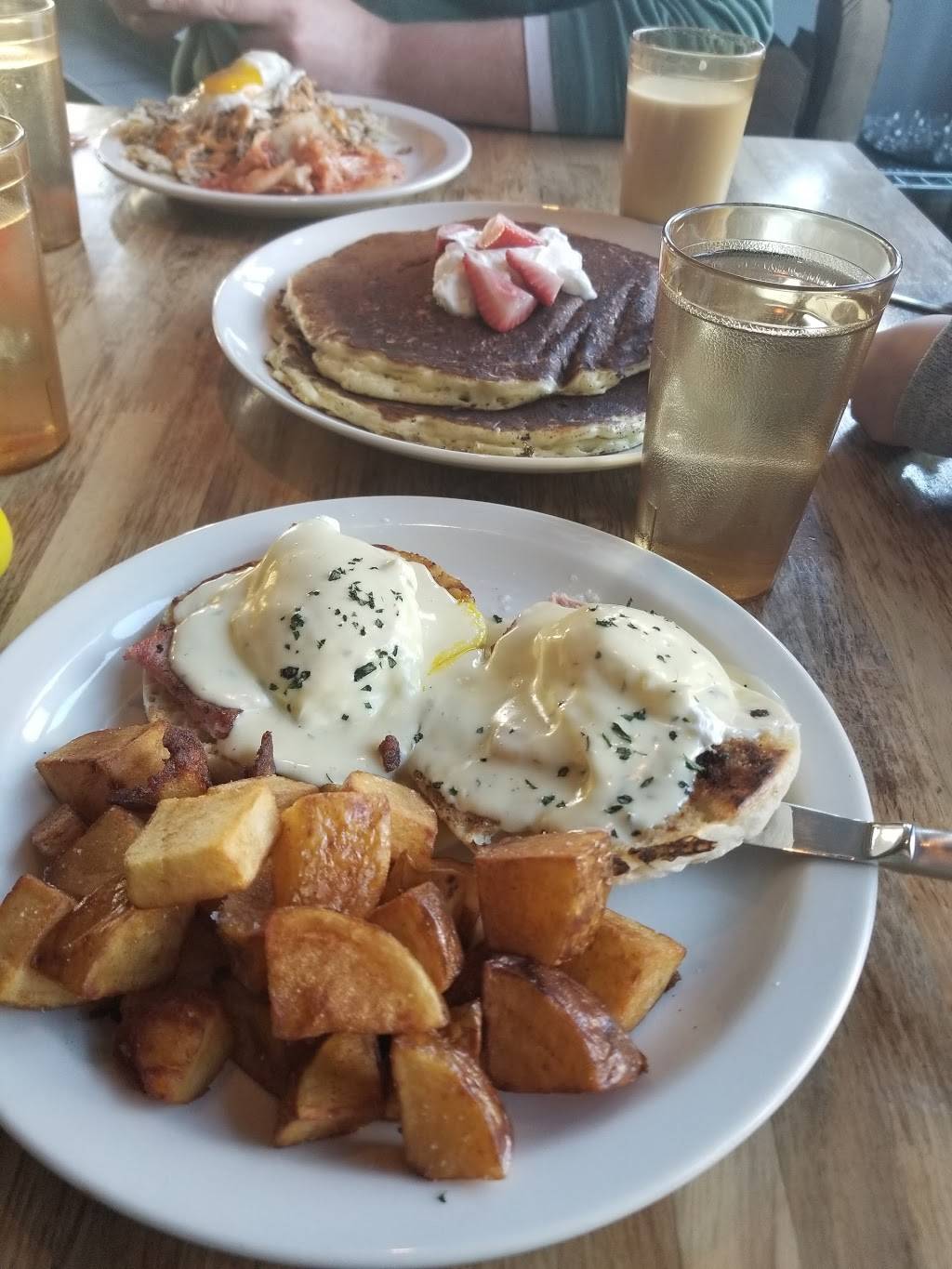 Company Brewing | restaurant | 735 E Center St, Milwaukee, WI 53212, USA | 4149300909 OR +1 414-930-0909