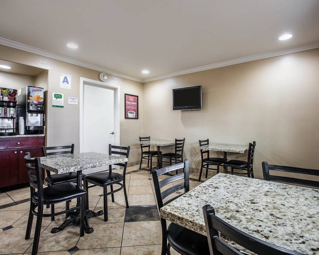 Econo Lodge Inn & Suites Near Legoland | restaurant | 3666 Pio Pico Dr, Carlsbad, CA 92008, USA | 7607294941 OR +1 760-729-4941