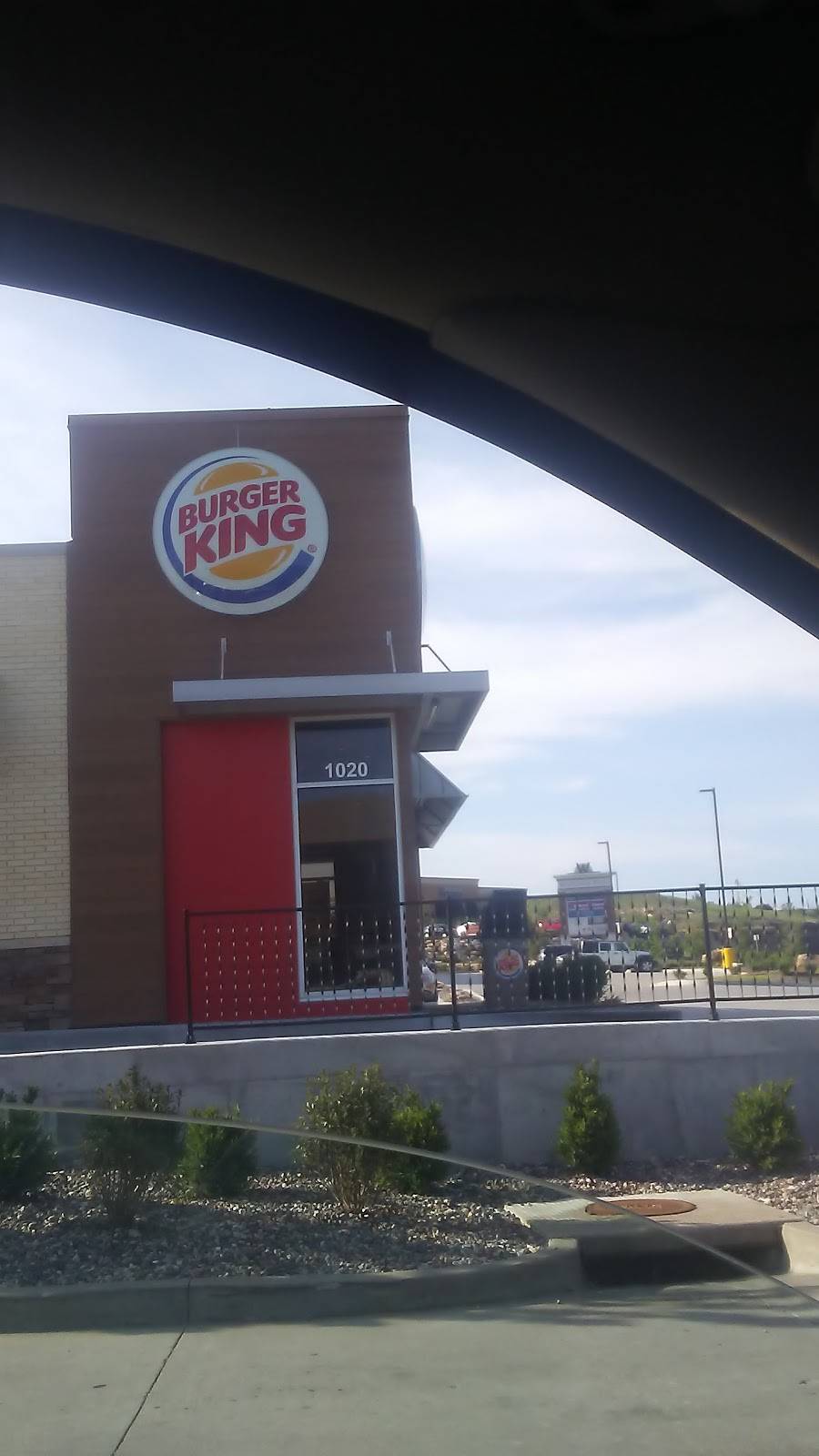 Burger King | restaurant | 1971 Wentzville Pkwy, Wentzville, MO 63385, USA | 5867734660 OR +1 586-773-4660