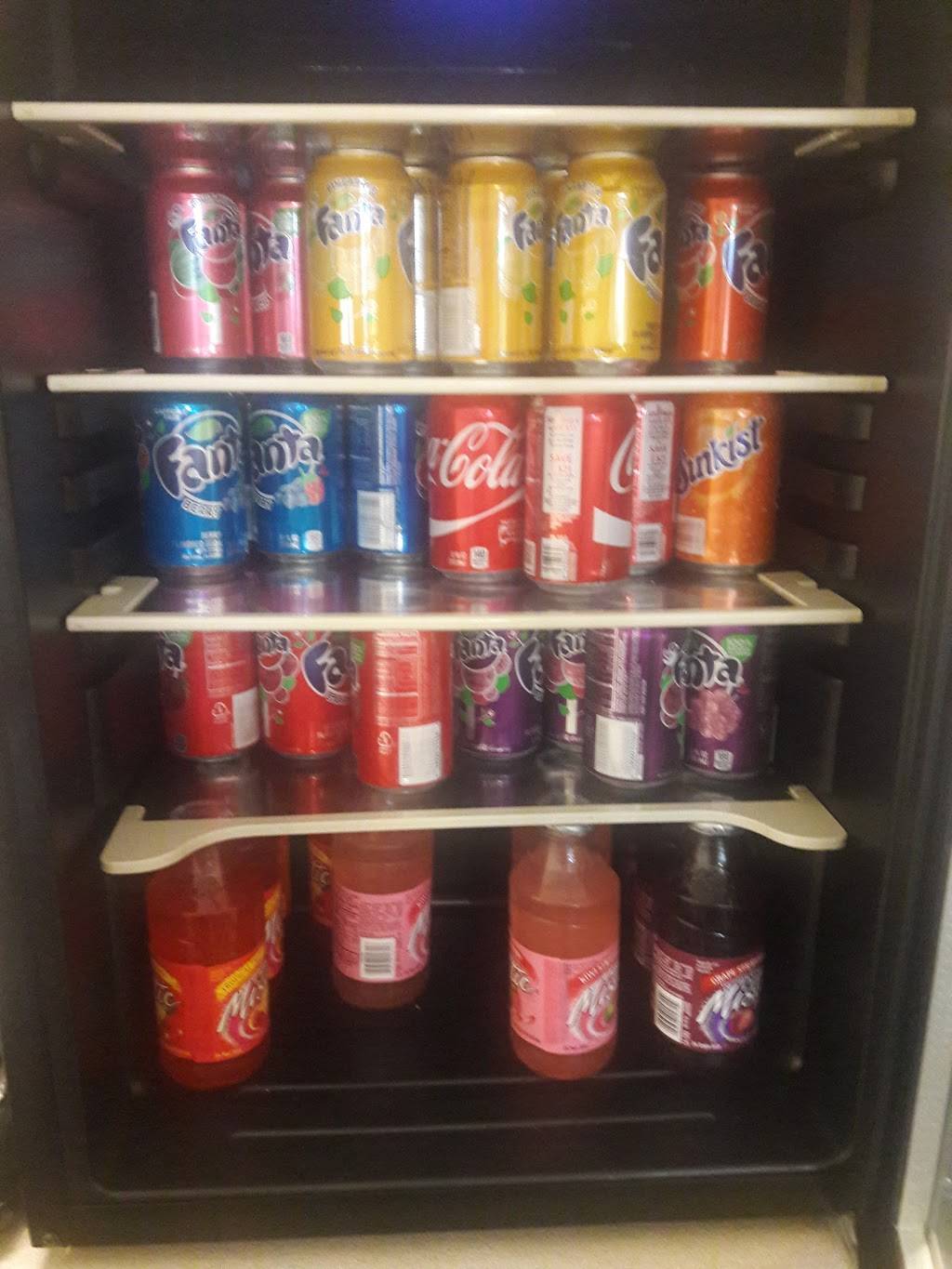 Ma Hannas Chicken & Waffles | restaurant | 724 W Oglethorpe Ave, Savannah, GA 31401, USA | 9122342524 OR +1 912-234-2524