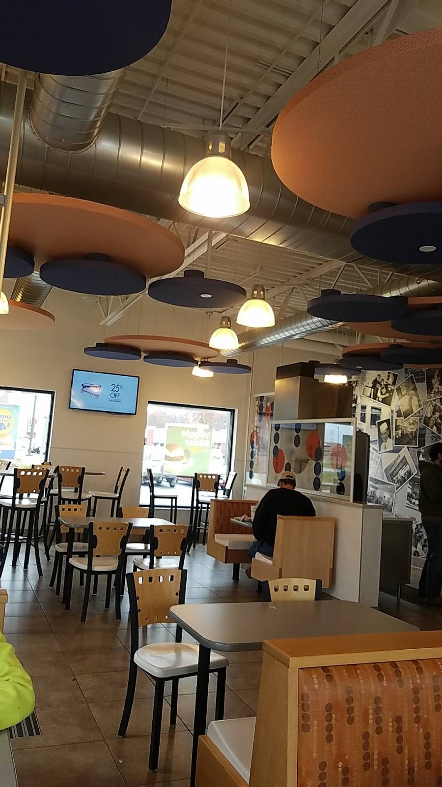 White Castle | restaurant | 9480 Dunkirk Ln N, Maple Grove, MN 55311, USA | 7634169714 OR +1 763-416-9714