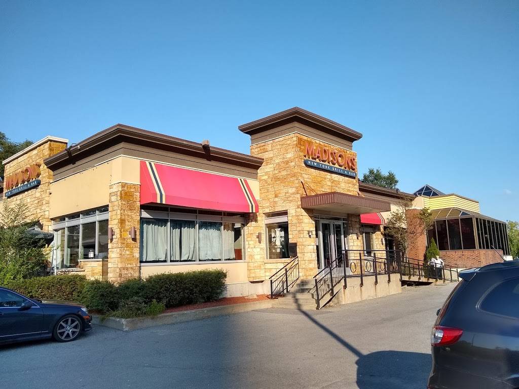 Madisons Restaurant & Bar | restaurant | 5222 Rue Sherbrooke E, Montréal, QC H1V 1A1, Canada | 5142521221 OR +1 514-252-1221