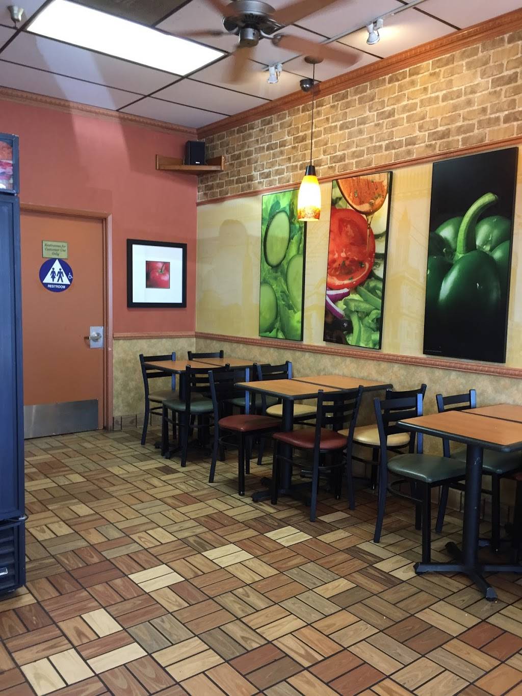 Subway | restaurant | 1589 N Palm Ave, Fresno, CA 93728, USA | 5592372041 OR +1 559-237-2041