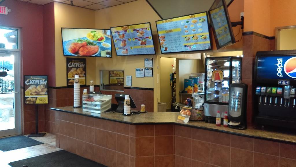 Golden Chick | meal takeaway | 4110 N Foster Rd, San Antonio, TX 78244, USA | 2106616758 OR +1 210-661-6758