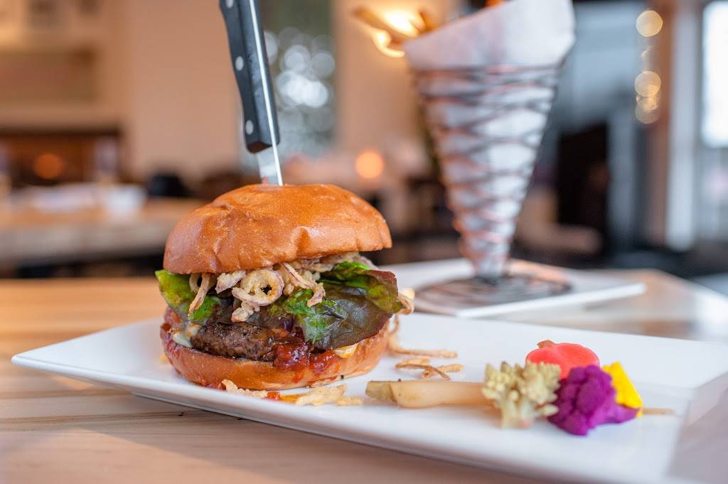 Woodlake Tavern | restaurant | 1431 Del Paso Blvd, Sacramento, CA 95815, USA | 9165140405 OR +1 916-514-0405