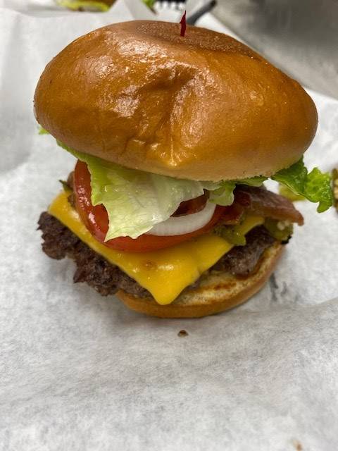 Revel Burger | restaurant | 4720 Alexander Blvd NE, Albuquerque, NM 87107, USA | 5053034700 OR +1 505-303-4700