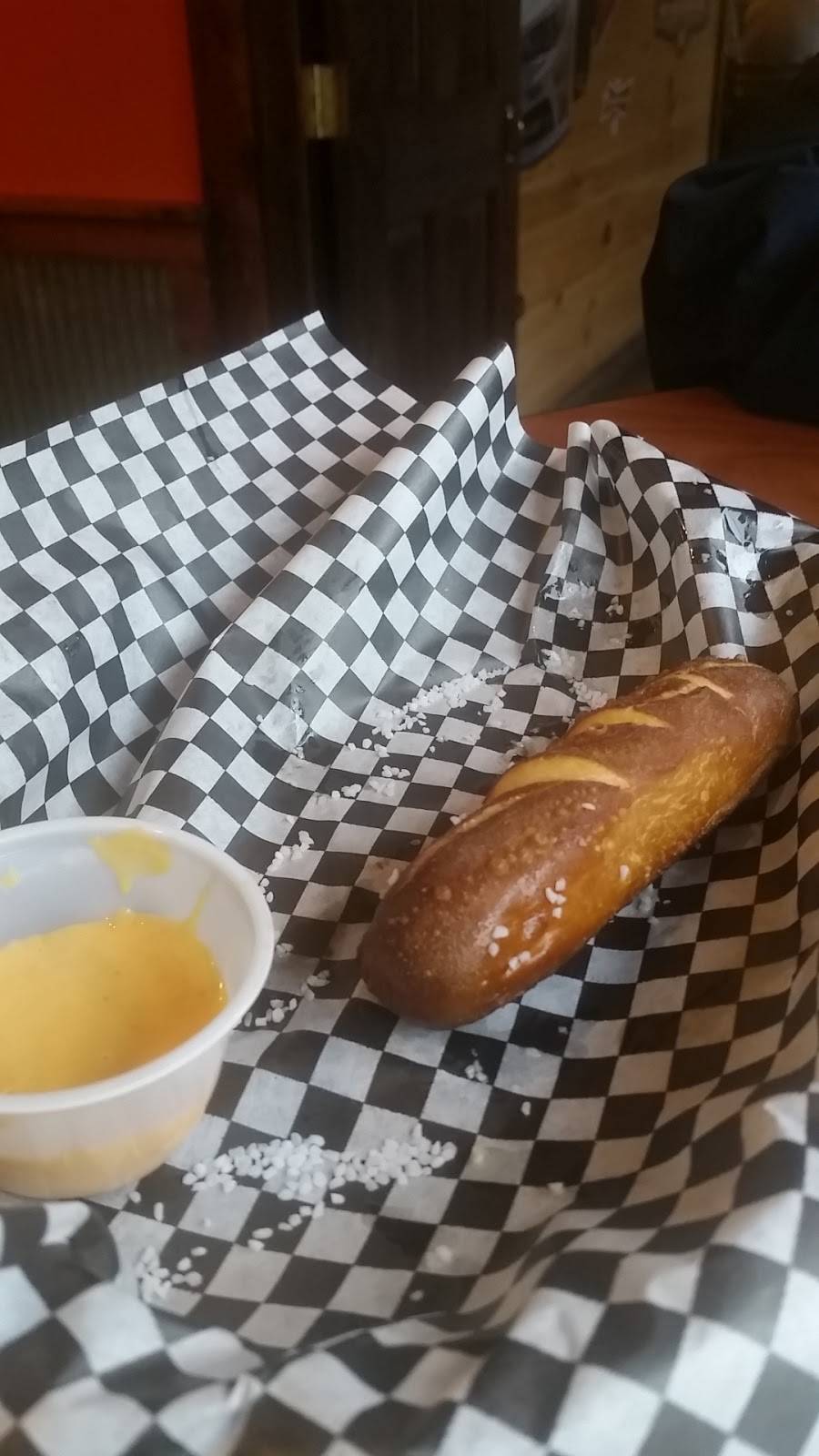 Legendz Sports Bar and Grill | restaurant | 8695 W Jack Carnes Way #6, French Lick, IN 47432, USA | 8129366338 OR +1 812-936-6338