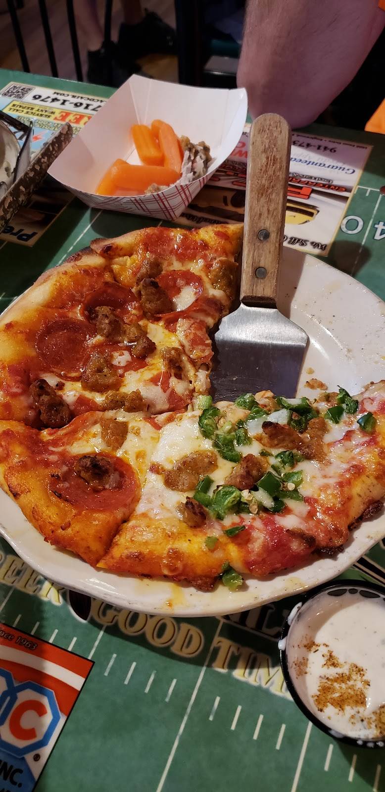 The End Zone Sports Grille | restaurant | 2440 S McCall Rd, Englewood, FL 34224, USA | 9414739663 OR +1 941-473-9663