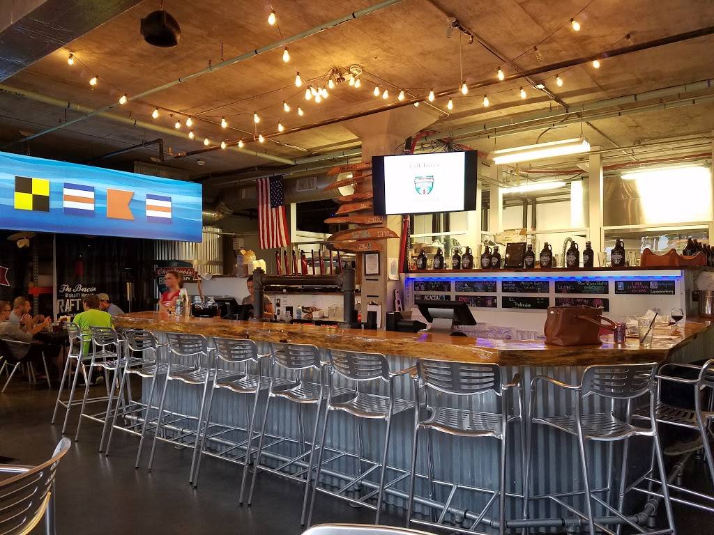 Lake Charlevoix Brewing Co | restaurant | 111 Bridge Park Dr, Charlevoix, MI 49720, USA | 2314373220 OR +1 231-437-3220