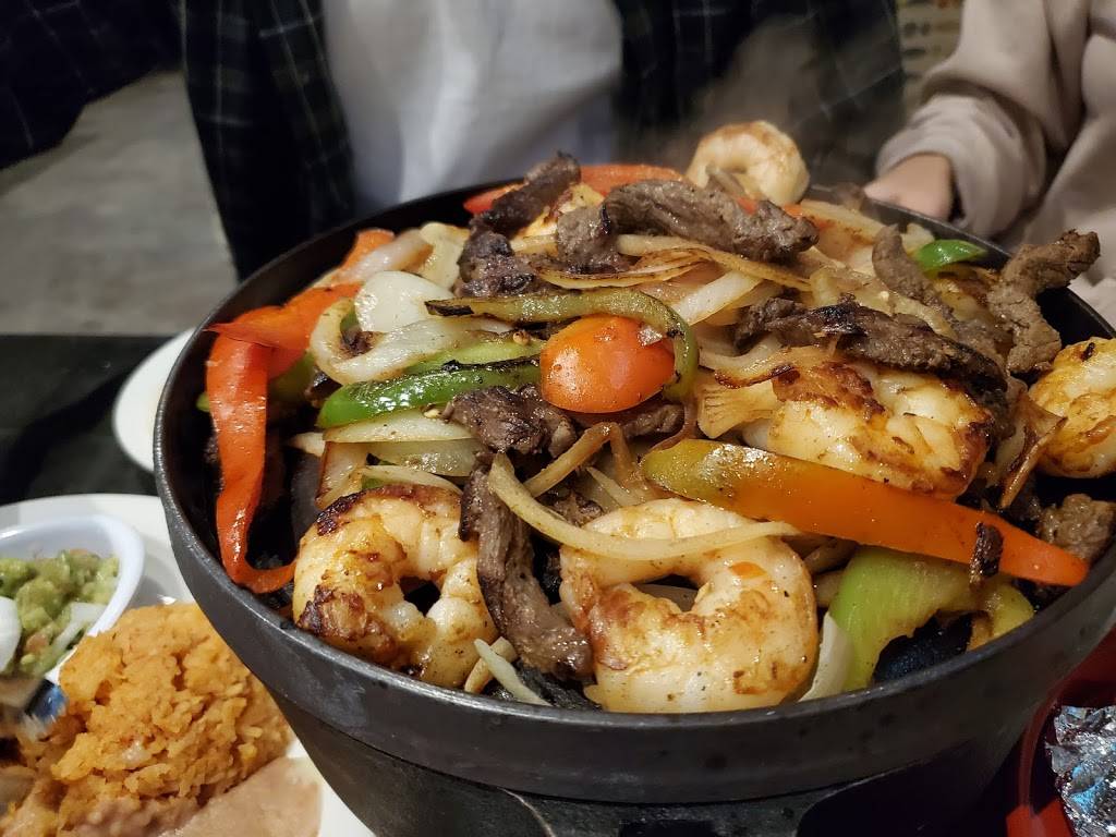 Juans Flaming Fajitas | restaurant | 16 S Water St, Henderson, NV 89015, USA | 7024764647 OR +1 702-476-4647