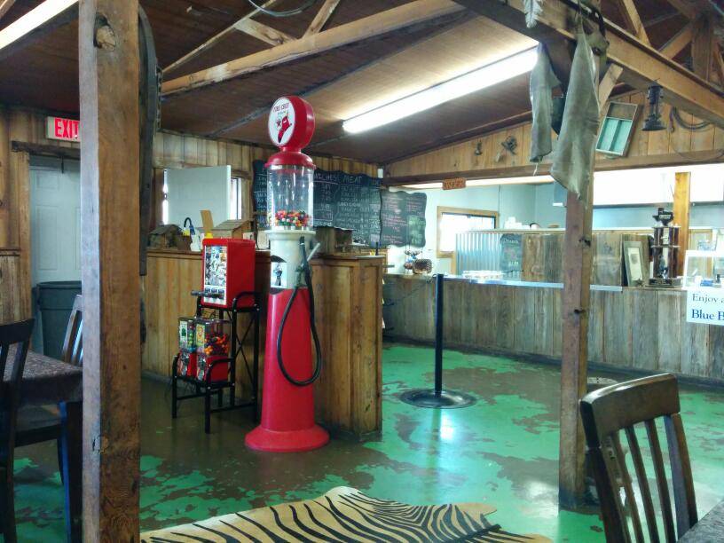 McBees BBQ | restaurant | 508 Landa St, New Braunfels, TX 78130, USA | 8306080422 OR +1 830-608-0422