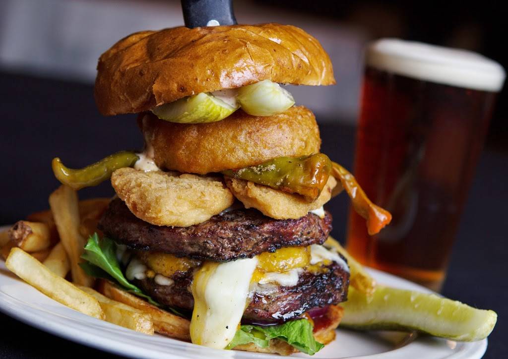 Barnabys of Ridley | restaurant | 2107 MacDade Boulevard, Holmes, PA 19043, USA | 6105225400 OR +1 610-522-5400