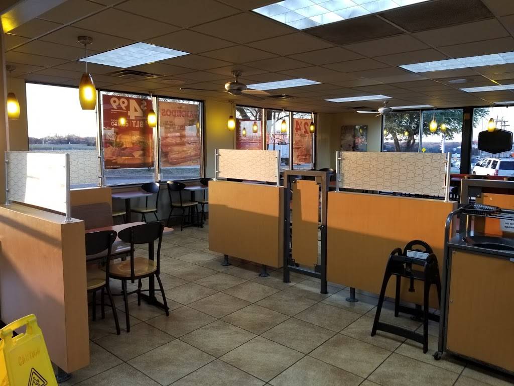 Jack in the Box | restaurant | 907 E Hwy 67, Duncanville, TX 75137, USA | 9727092757 OR +1 972-709-2757