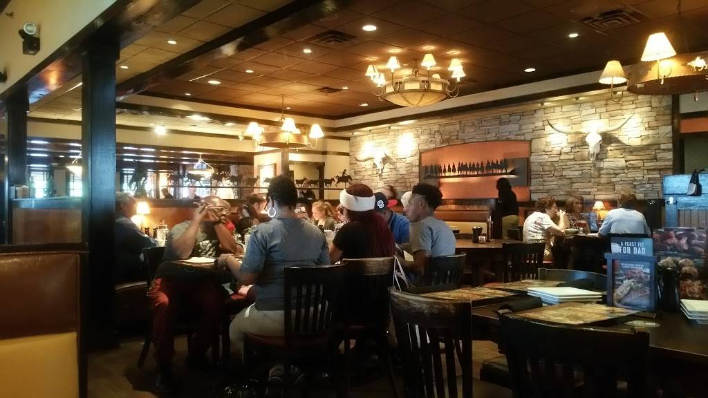 LongHorn Steakhouse | meal takeaway | 17211 Southpark Center, Strongsville, OH 44136, USA | 4402387917 OR +1 440-238-7917