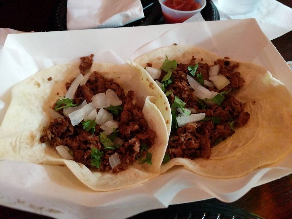 Hockeytown Cafe | cafe | Between Gates D12 and D14, North Terminal, W G Rogell Dr, Detroit, MI 48242, USA | 7342476887 OR +1 734-247-6887