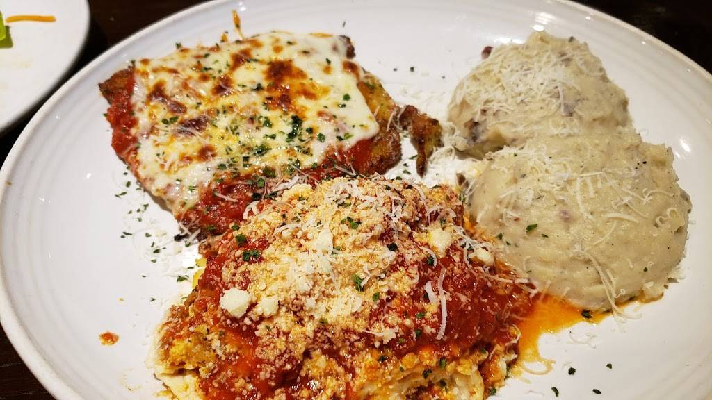 Carrabbas Italian Grill | restaurant | 617 S Hurstbourne Pkwy, Louisville, KY 40222, USA | 5024122218 OR +1 502-412-2218