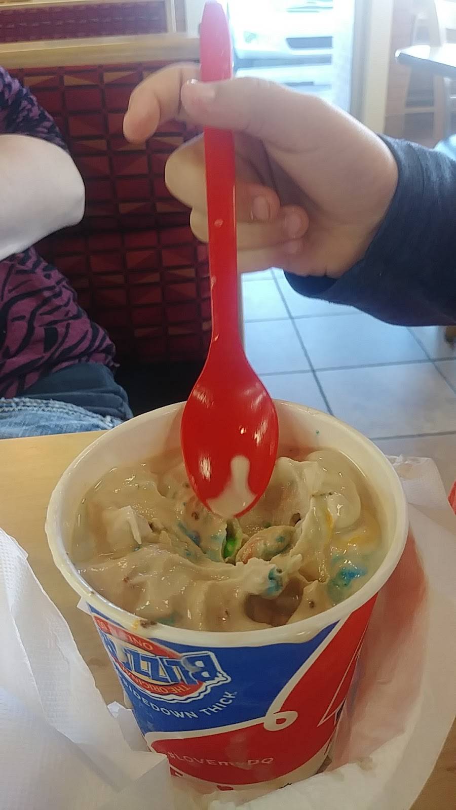 Dairy Queen Grill & Chill | restaurant | 1411 S Banker St, Effingham, IL 62401, USA | 2173429432 OR +1 217-342-9432