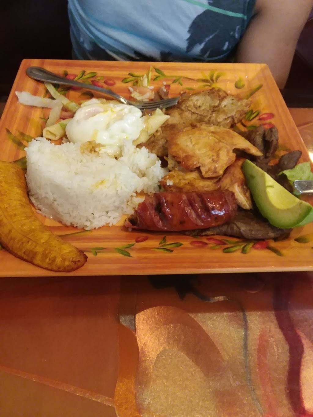 El Conquistador | restaurant | 17 Bank St, Peekskill, NY 10566, USA | 9147371505 OR +1 914-737-1505