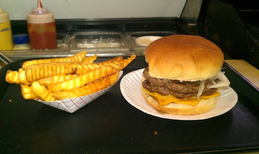 Charlies Drive-In | restaurant | 160 Morton Ave, Martinsville, IN 46151, USA | 7653424313 OR +1 765-342-4313