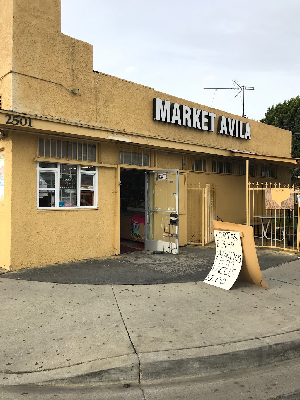 Market Avila | restaurant | 2501 Mountain View rd. corner with schmidt rd., El Monte, CA 91733, USA | 6263366142 OR +1 626-336-6142
