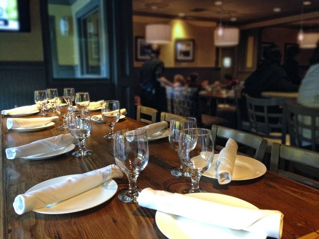 Blue Hills Grille | restaurant | 2790 Washington St, Canton, MA 02021, USA | 3392374700 OR +1 339-237-4700