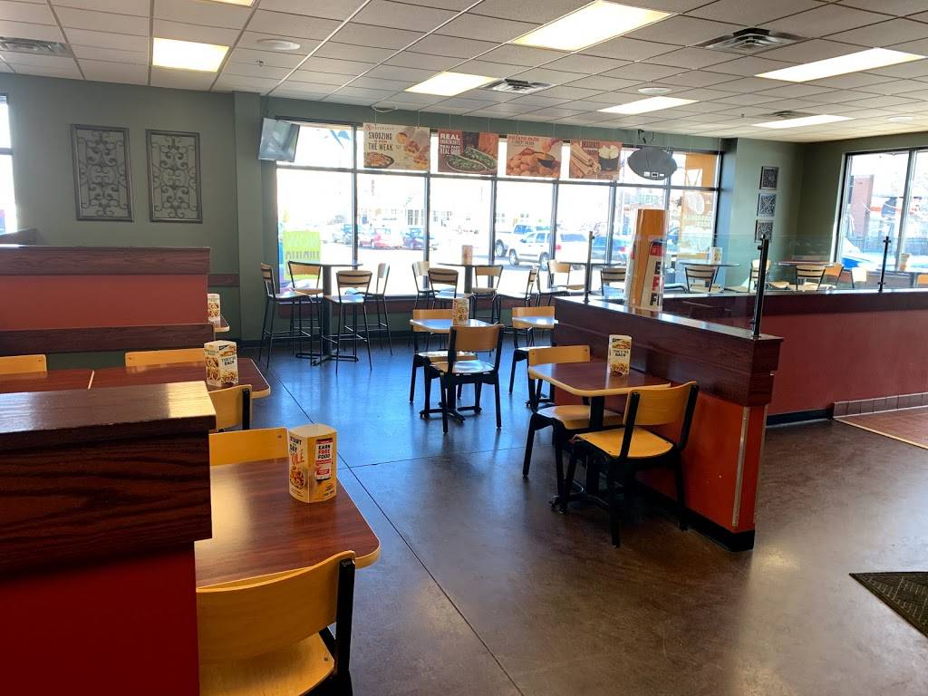 Taco Johns | restaurant | 1966 W Broadway Ave, Forest Lake, MN 55025, USA | 6514647590 OR +1 651-464-7590