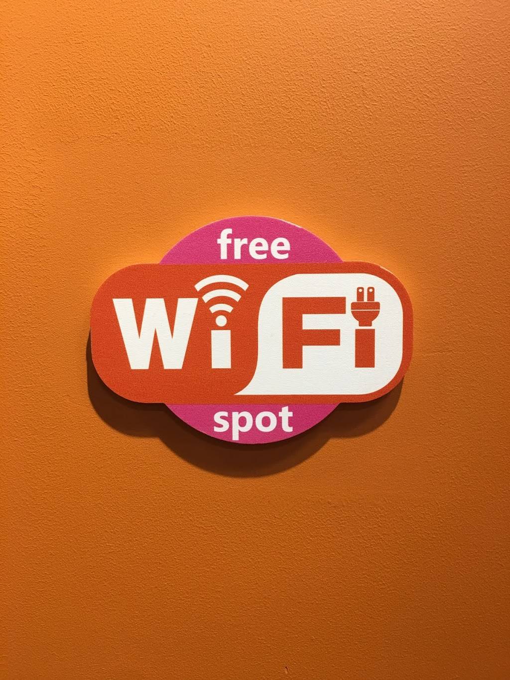 Dunkin | bakery | 550 Adams St, Quincy, MA 02169, USA | 6177730795 OR +1 617-773-0795