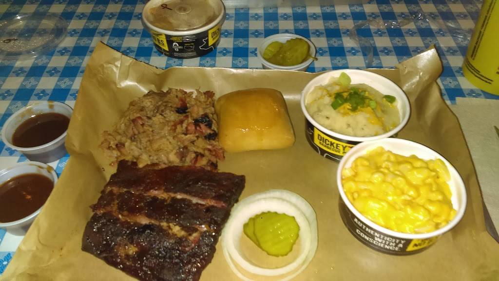 Dickeys Barbecue Pit | restaurant | 1510 Corsicana Hwy, Hillsboro, TX 76645, USA | 2542211076 OR +1 254-221-1076