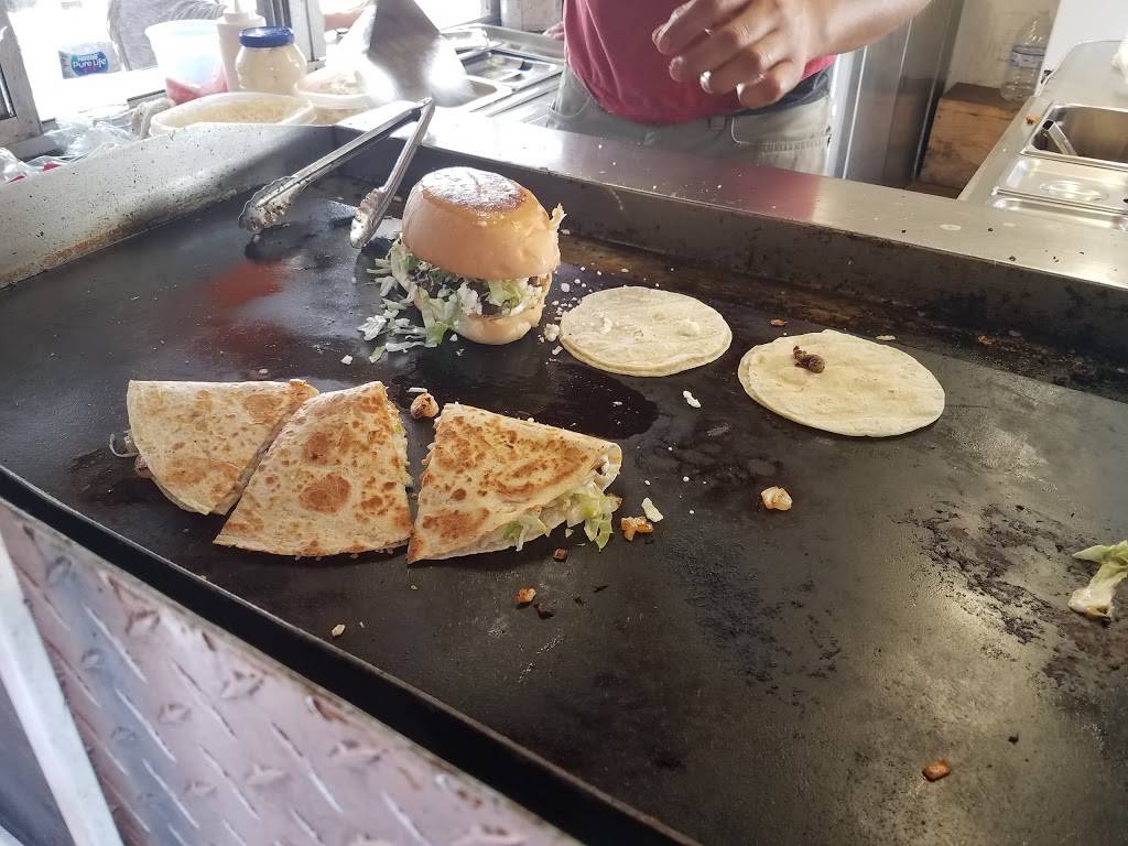 Taqueria los 4 primos | restaurant | 11009 Katy Fwy, Houston, TX 77079, USA | 7138594892 OR +1 713-859-4892