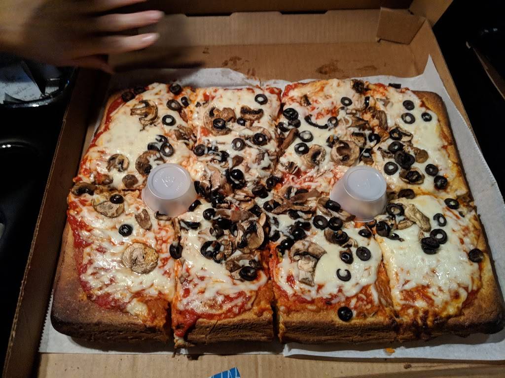 Upper Crust Pizza | meal delivery | 606 Market St # 160, Kissimmee, FL 34747, USA | 4075661221 OR +1 407-566-1221