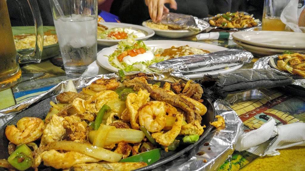 Casa Real Inc | restaurant | 21 S Washington St, Oxford, MI 48371, USA | 2489692801 OR +1 248-969-2801