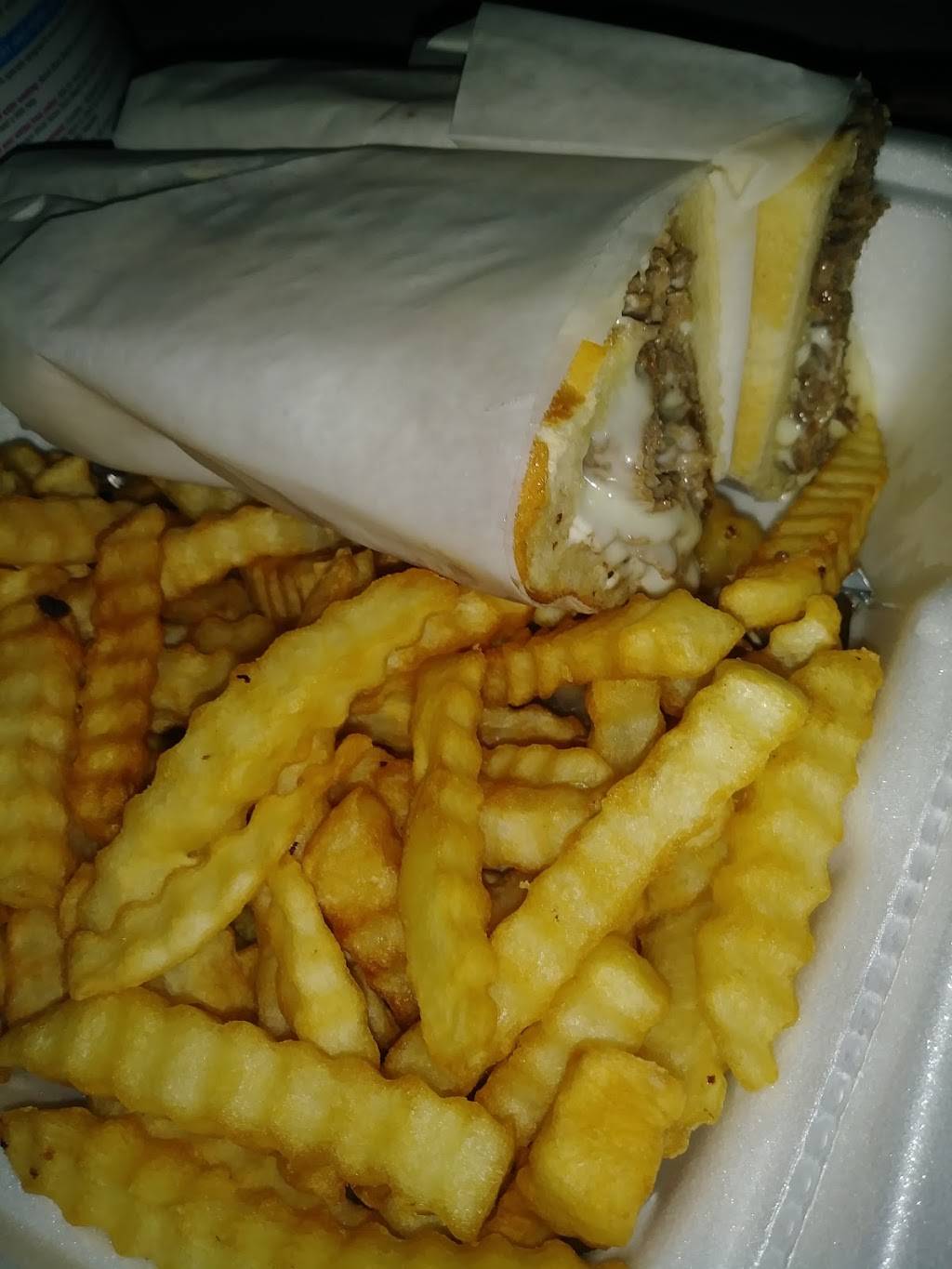 Georges Pizza | restaurant | 2910 Hyde Park Blvd, Niagara Falls, NY 14305, USA | 7162842471 OR +1 716-284-2471