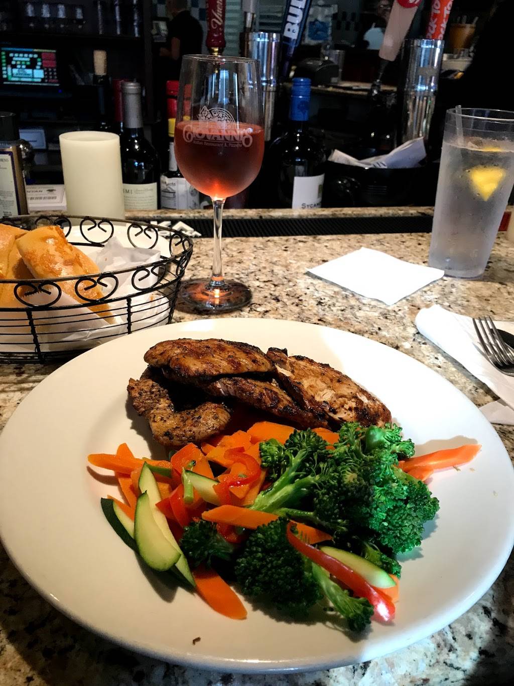 Giovannis Italian Restaurant & Pizzeria | restaurant | 4250 Alafaya Trail #132, Oviedo, FL 32765, USA | 4073595900 OR +1 407-359-5900