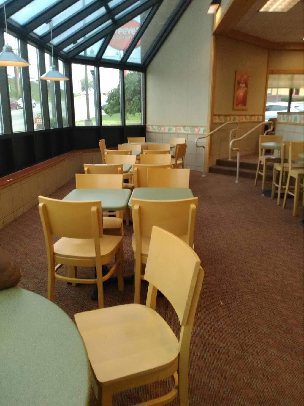 Wendys | restaurant | 6243 Glenway Ave, Cincinnati, OH 45211, USA | 5134817366 OR +1 513-481-7366