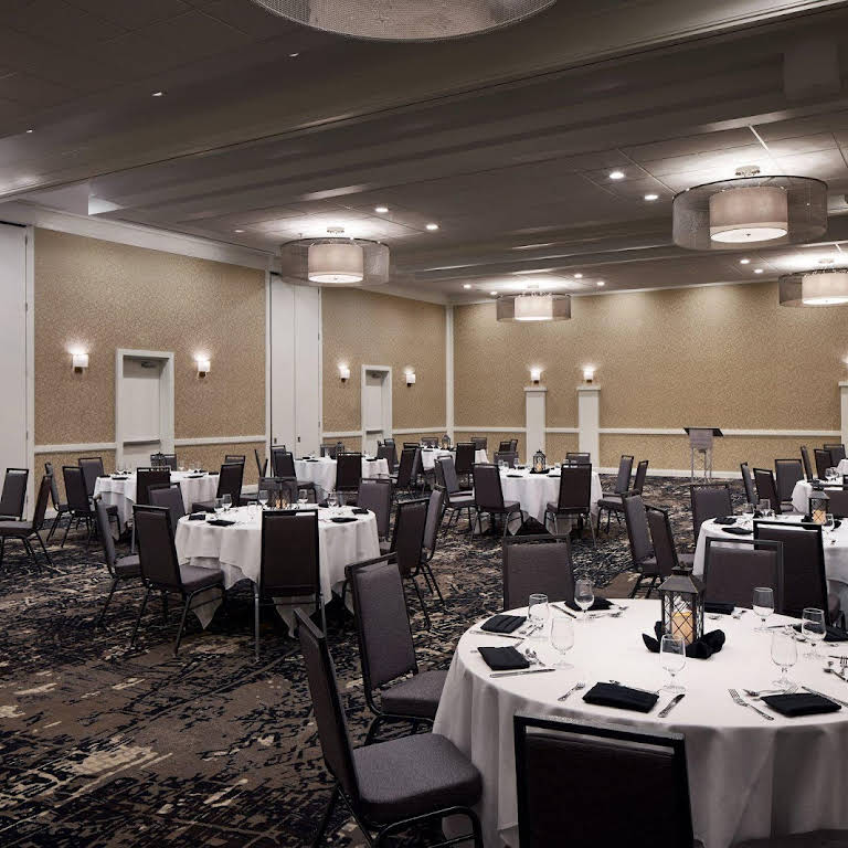 Gate 55 restaurant & Bar Sheraton | restaurant | 5501 Eubank Rd, Sandston, VA 23150, USA | 8042266400 OR +1 804-226-6400