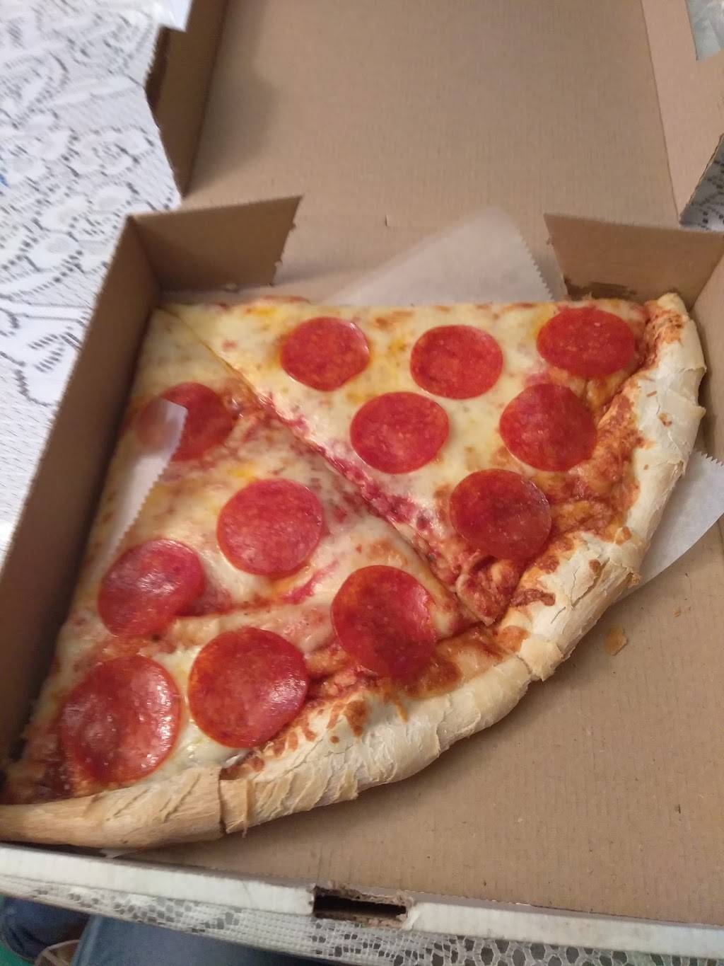 Daros Pizza & Chicken | restaurant | 4425 Kissena Blvd, Flushing, NY 11355, USA | 7184455572 OR +1 718-445-5572