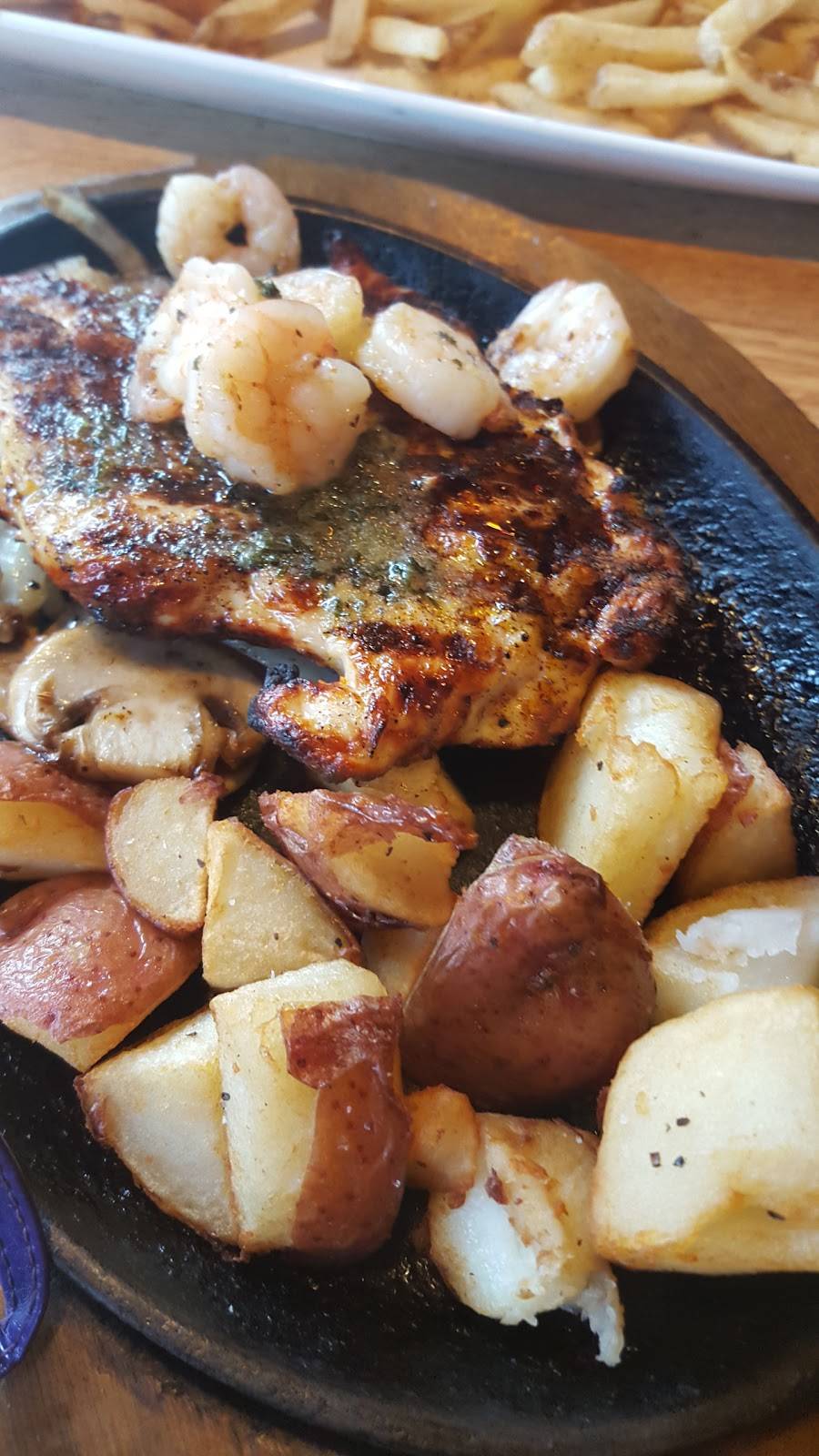 Applebees Grill + Bar | restaurant | 1665 W Lacey Blvd, Hanford, CA 93230, USA | 5595838084 OR +1 559-583-8084