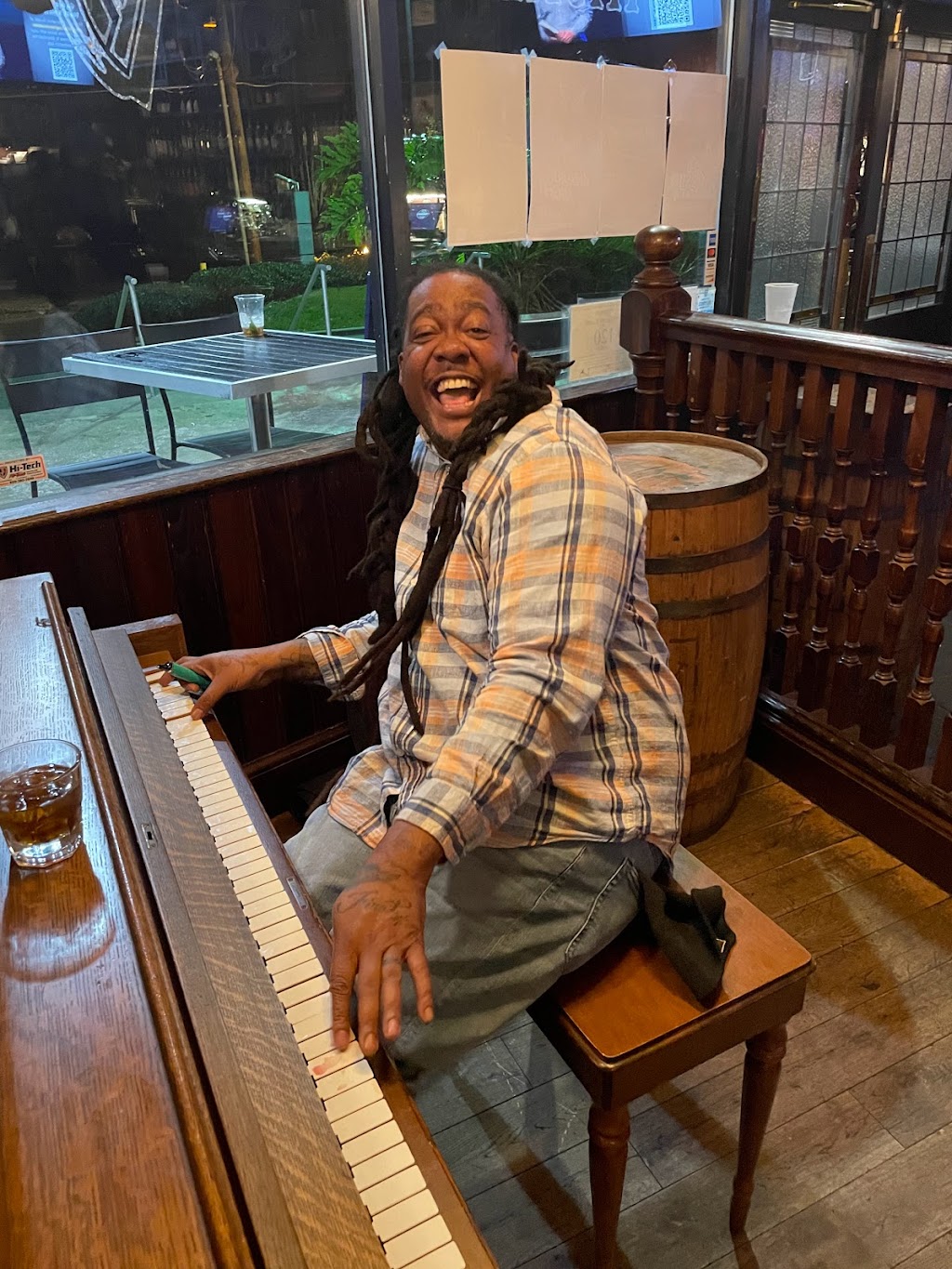 Finnegans Wake | restaurant | 1122 Thomasville Rd # 2, Tallahassee, FL 32303, USA | 8503298113 OR +1 850-329-8113