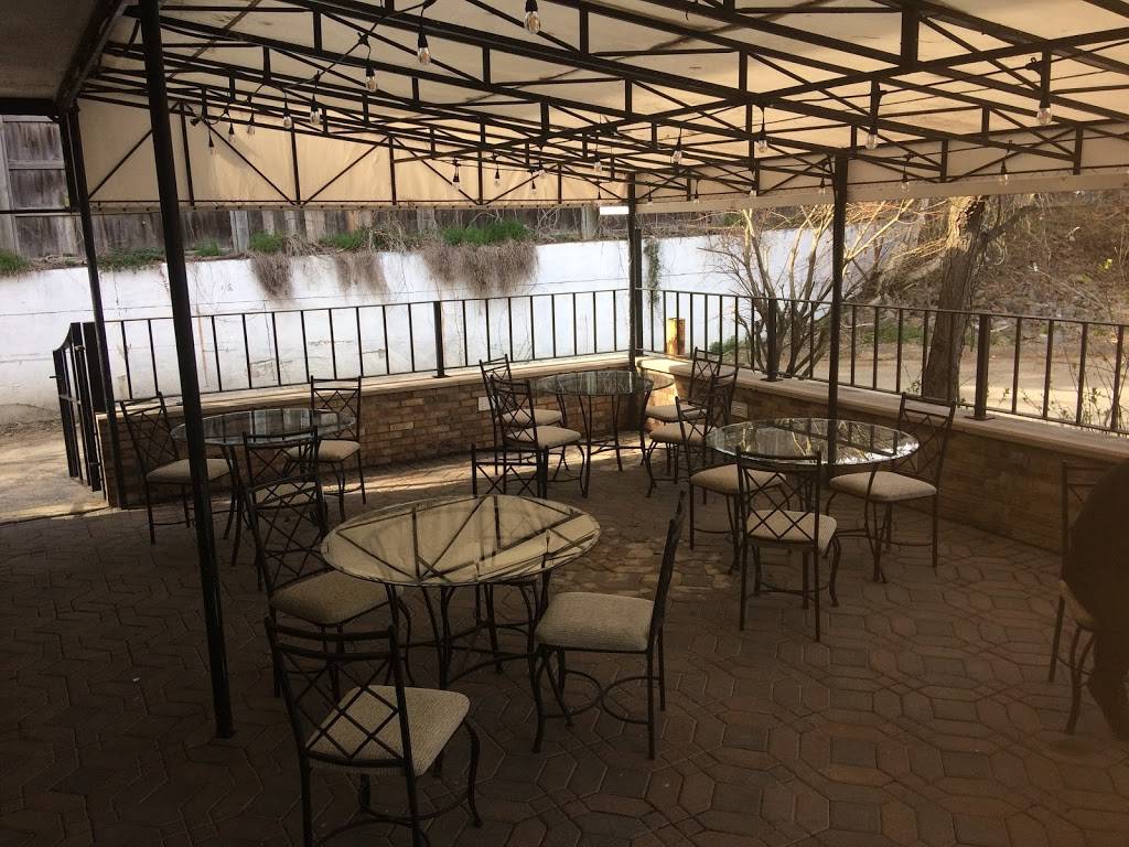 Dinos Restaurant | restaurant | 2113 NY-7, Troy, NY 12180, USA | 5186630131 OR +1 518-663-0131