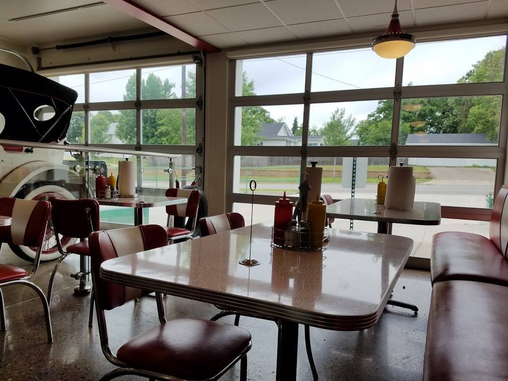 The Classic Garage | restaurant | 2111 3rd St, Eau Claire, WI 54703, USA | 7155987200 OR +1 715-598-7200